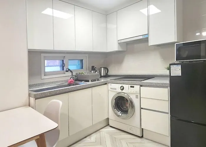 Apartment 엘리베이터 있음 White Linen House *