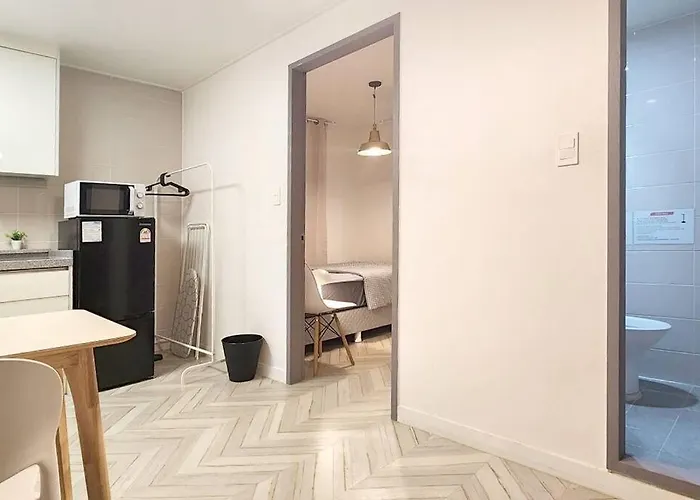 Apartment 엘리베이터 있음 White Linen House *
